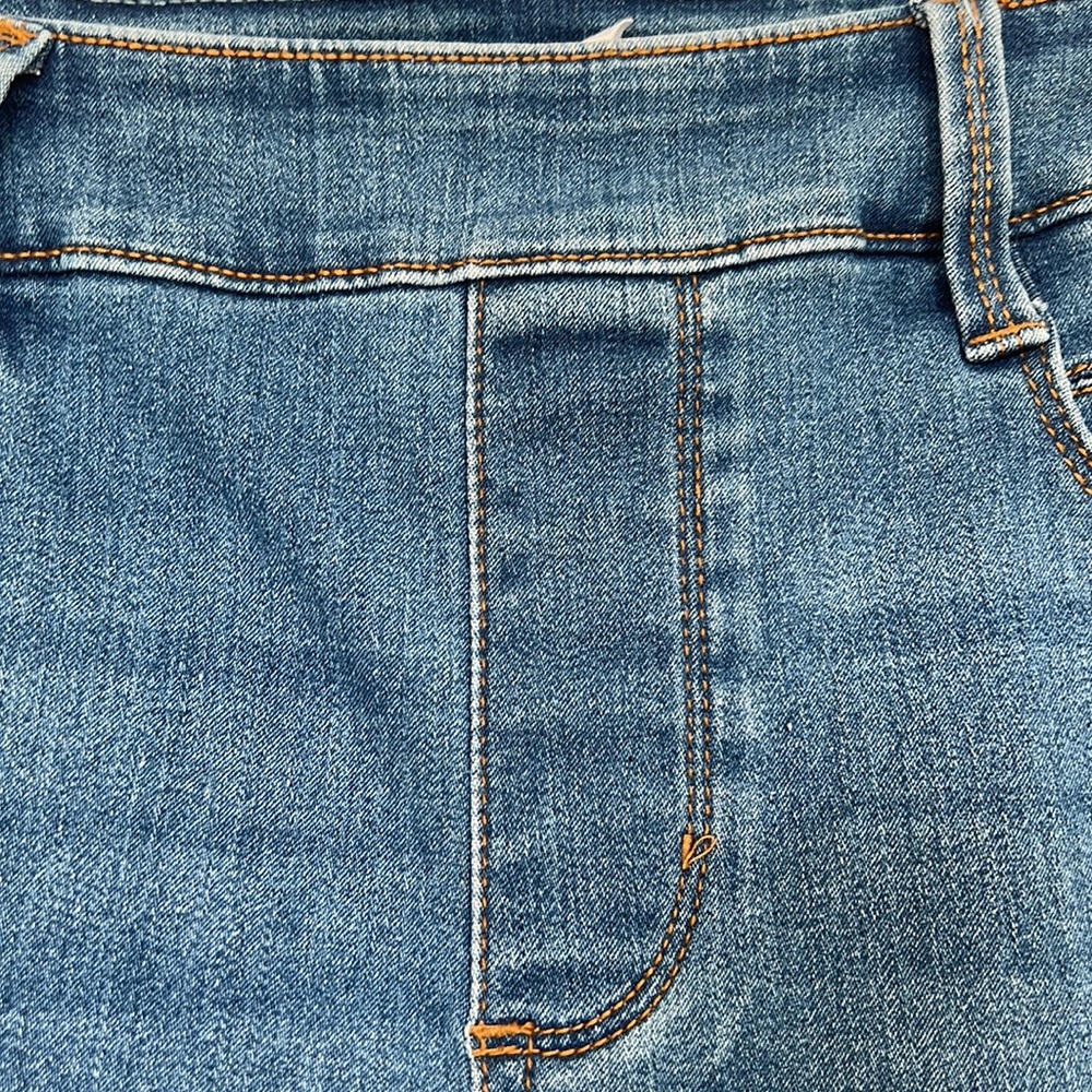 Time and Tru M(8-10) Capri Denim Pants - Picture 4 of 10